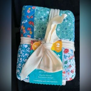 Pioneer Woman 2 Pack King Size Floral Patch Quilted Standard Sham Set